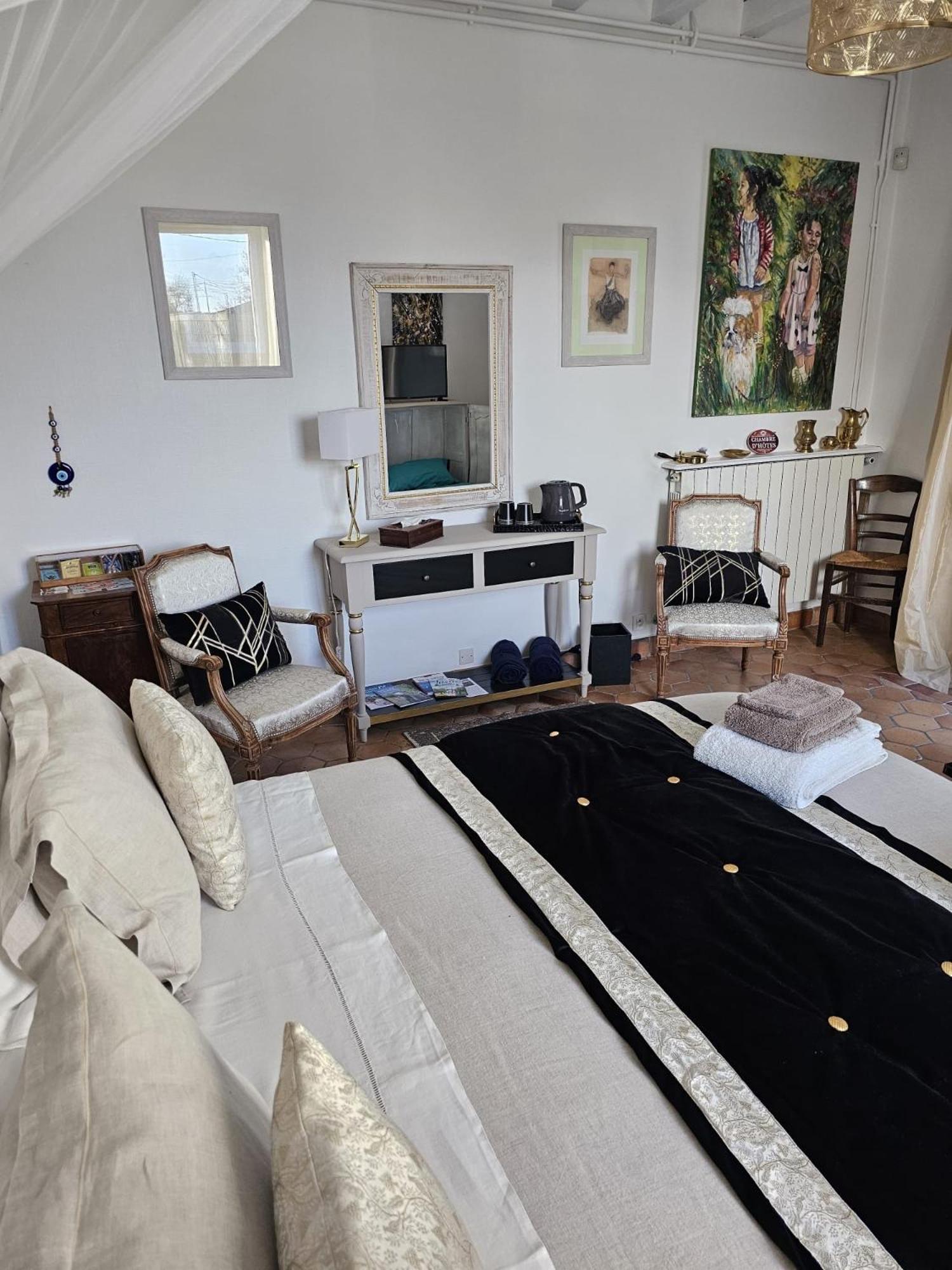 Chambre D'Hotes Les Roches Corme-Royal Extérieur photo